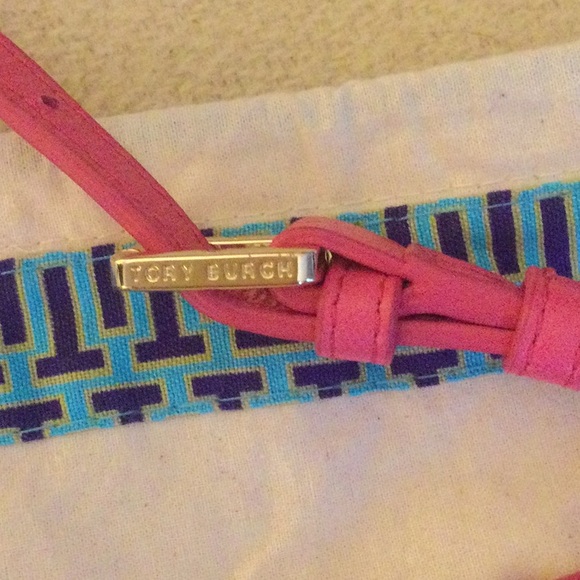 Tory Burch Hot Pink Leather Crossbody with Gold Logo - Picture 8 of 9